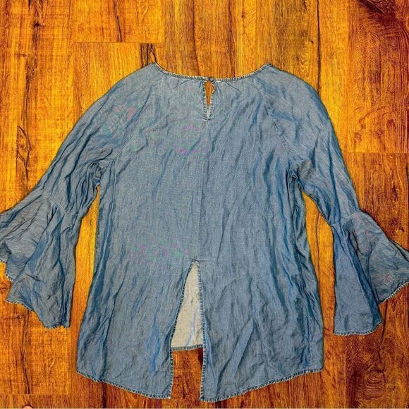 LC Lauren Conrad Chambray Bell Sleeve and Split Back Blouse Top - Picture 5 of 7